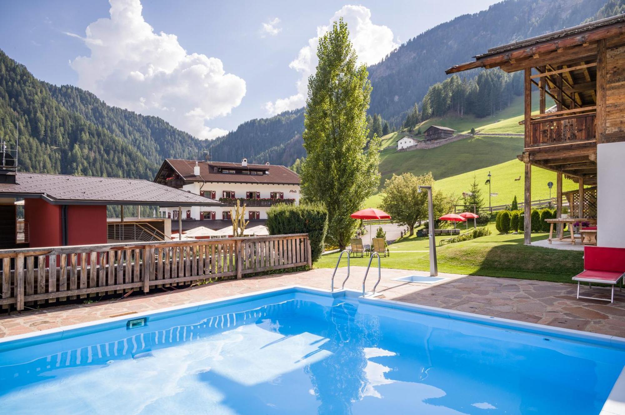 Hotel Platz Ортізеї Екстер'єр фото