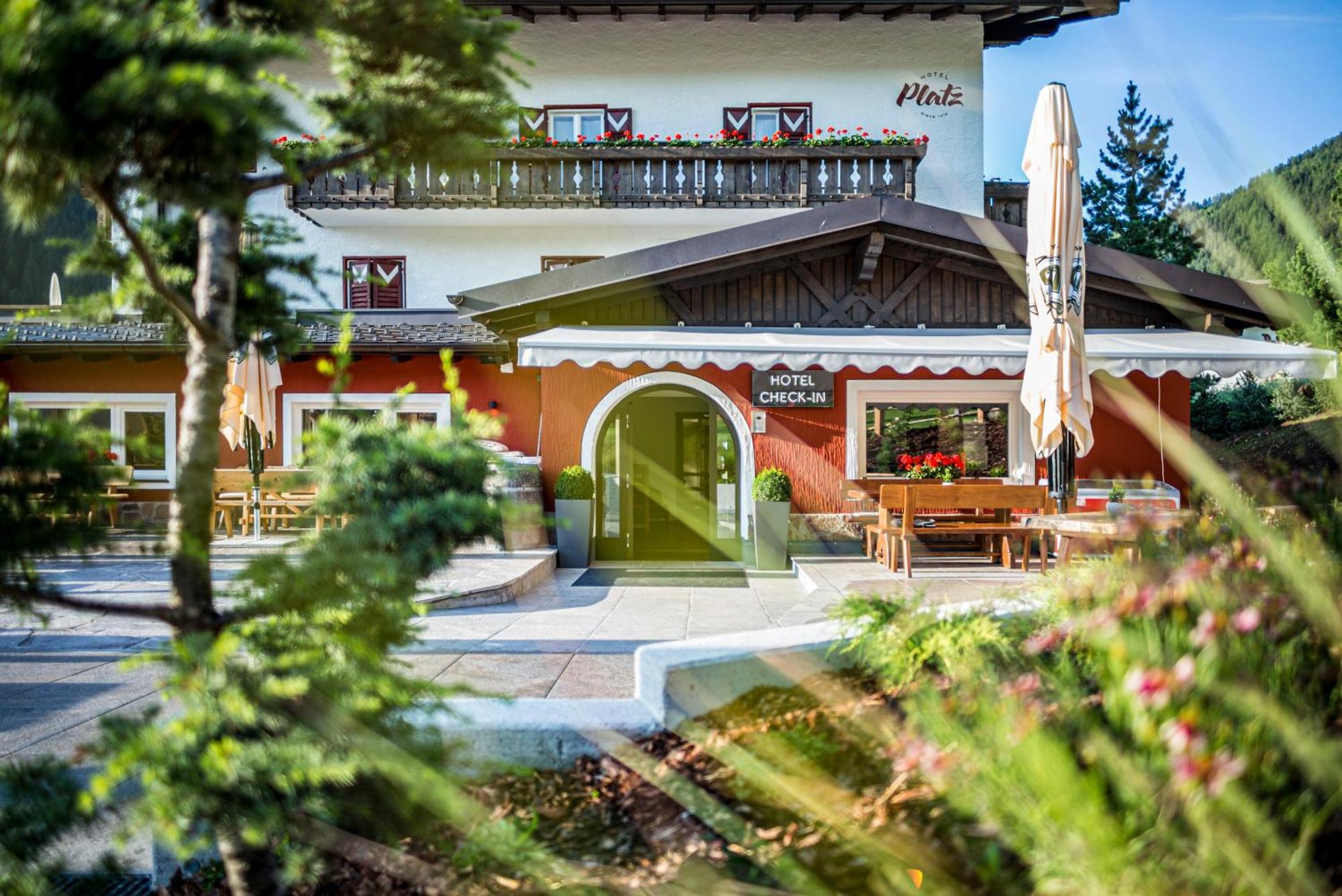 Hotel Platz Ортізеї Екстер'єр фото